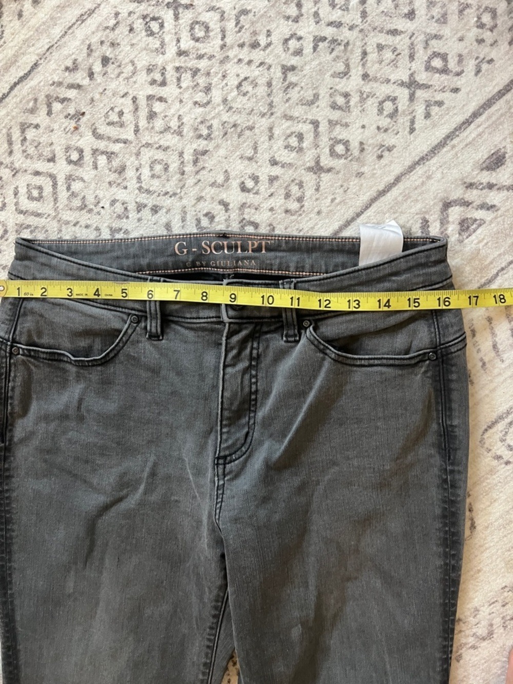 G by Giuliana Grey Washed Cropped Ankle Jeans - Picture 4 of 11